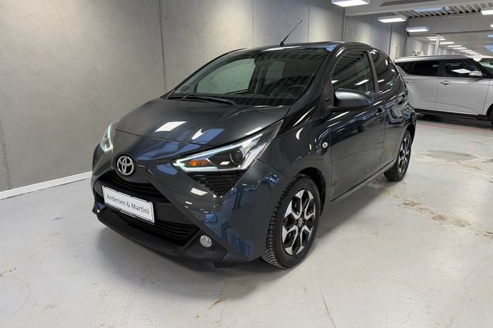 Sort Toyota Aygo fra 2020