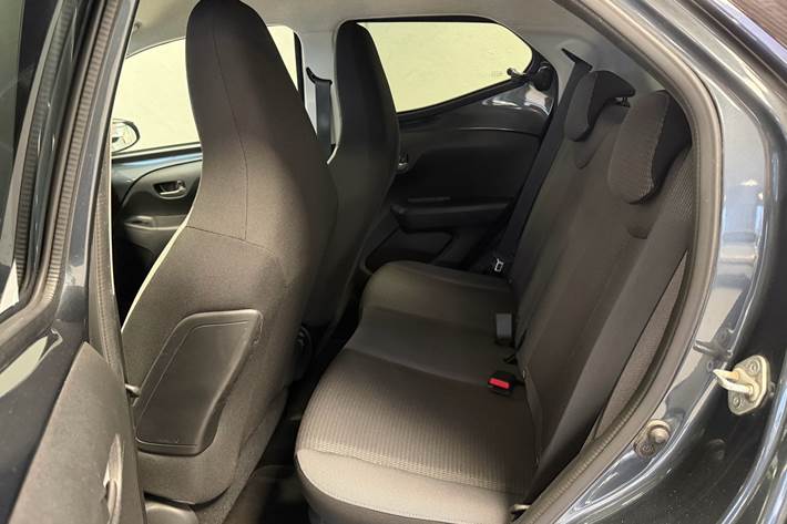 Sort Toyota Aygo fra 2020