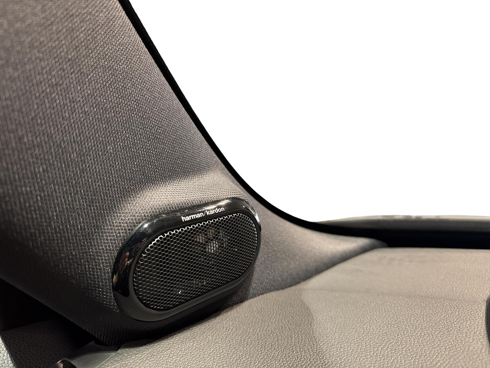 Blå Mini Cooper fra 2023