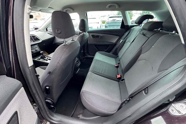 Rød Seat Leon fra 2018