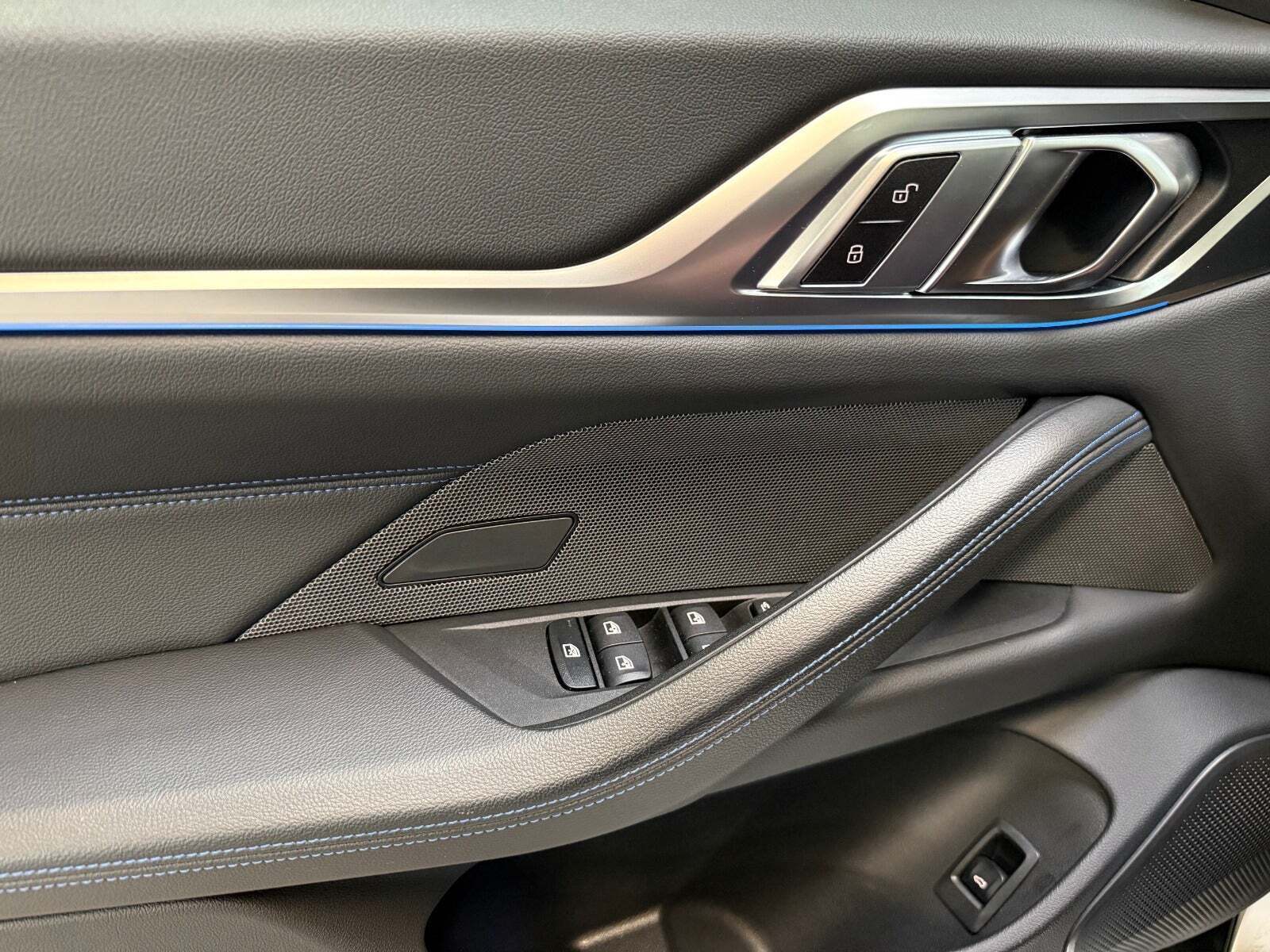 Hvid BMW i4 fra 2022