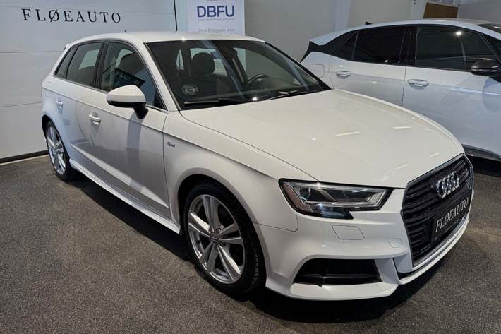 Hvid Audi A3 fra 2020 set udefra