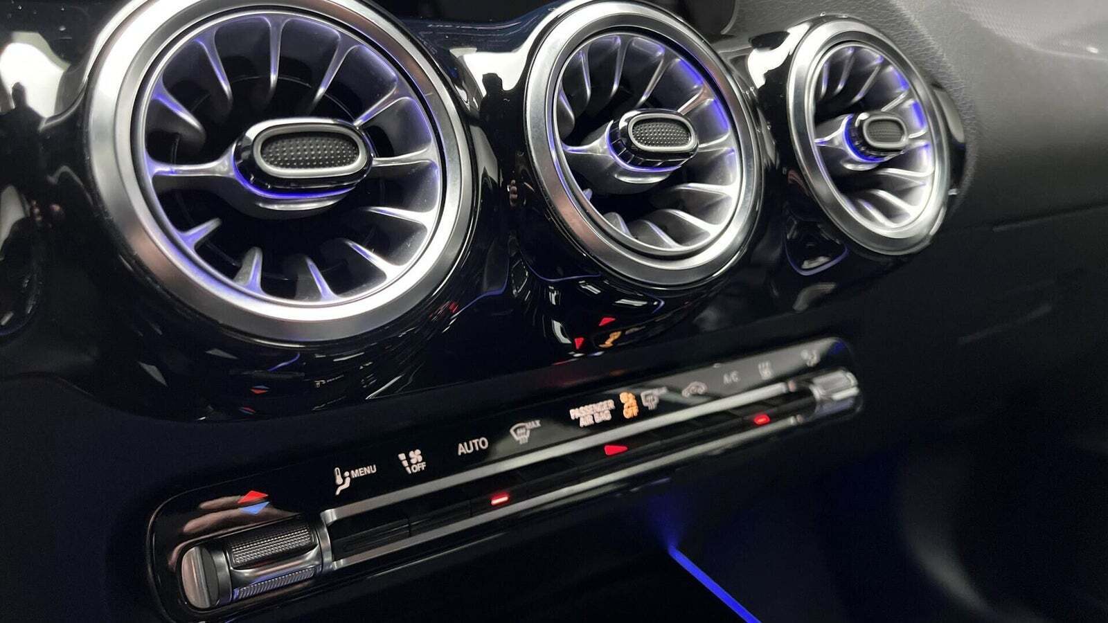 Hvid Mercedes EQA250 fra 2023