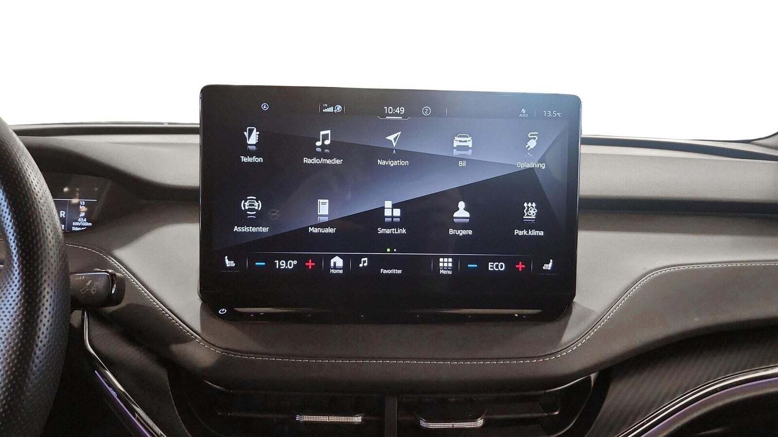 Hvid Skoda Enyaq fra 2023