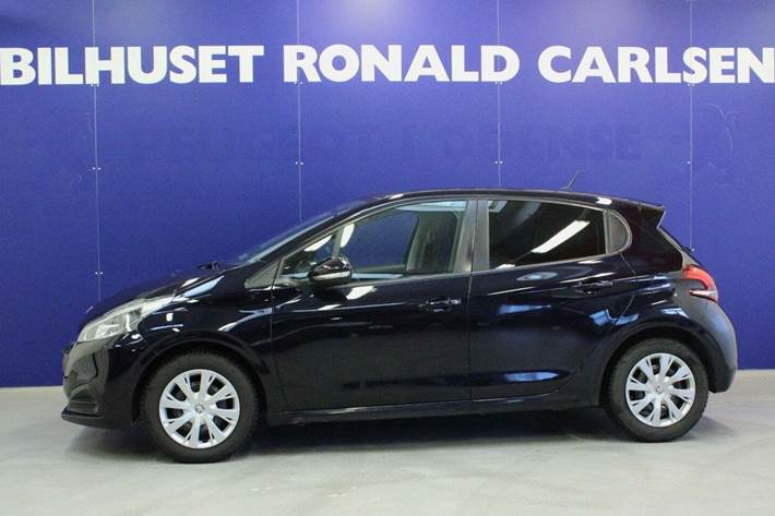Blå Peugeot 208 fra 2017
