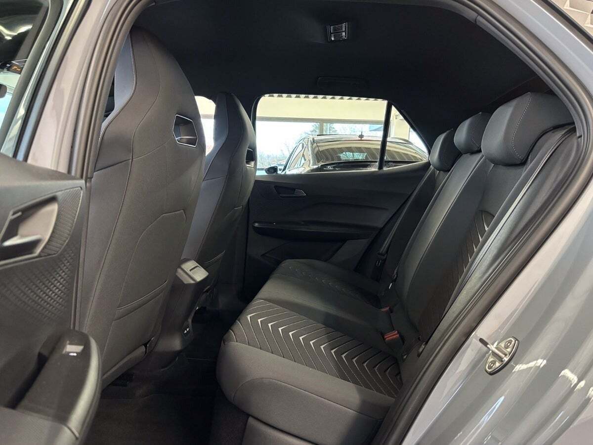 Grå Cupra Born fra 2023