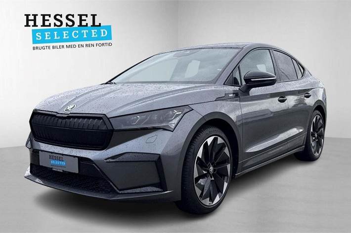 Grå Skoda Enyaq fra 2024 set udefra