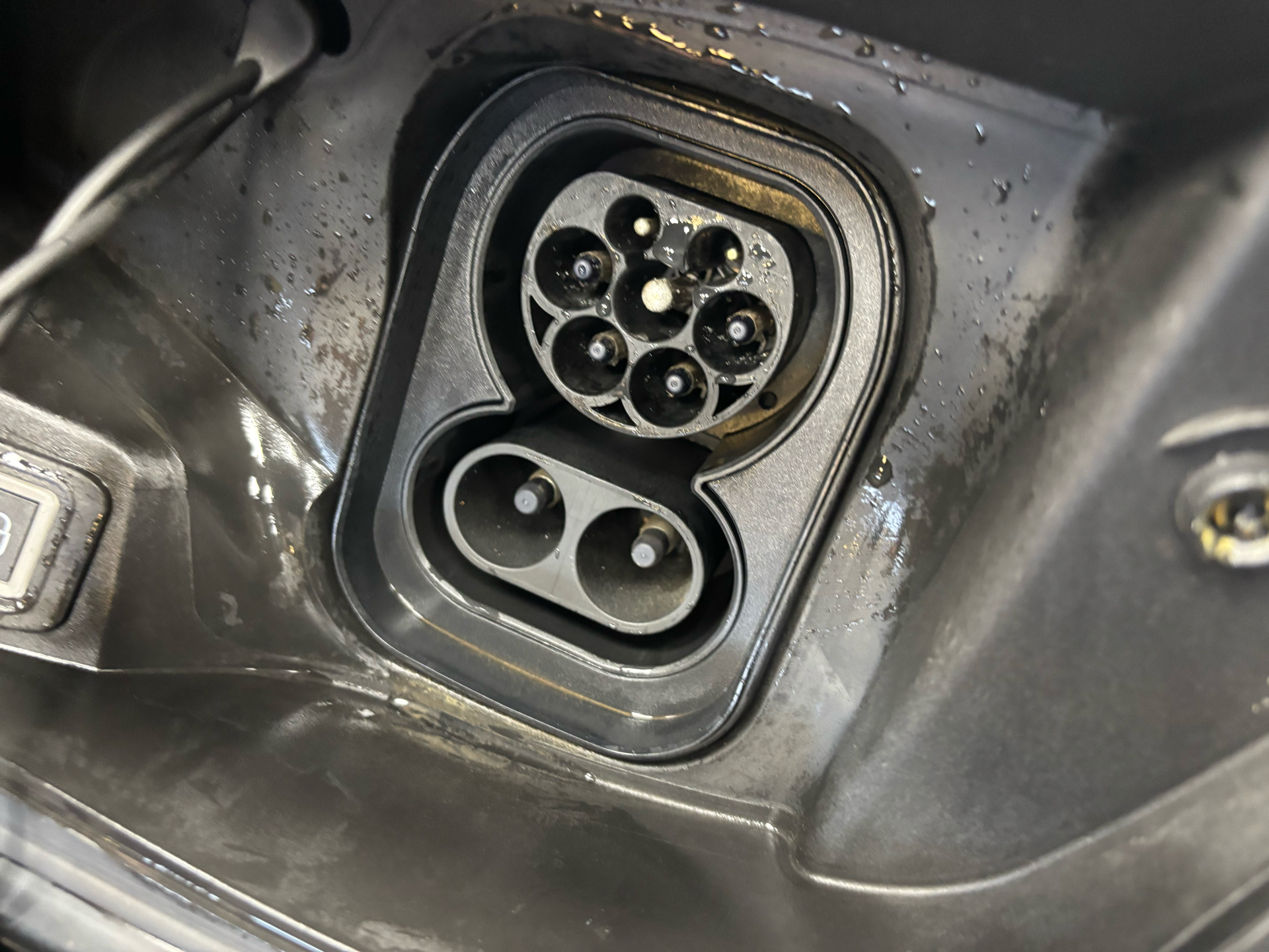 Sort Jeep Avenger fra 2023