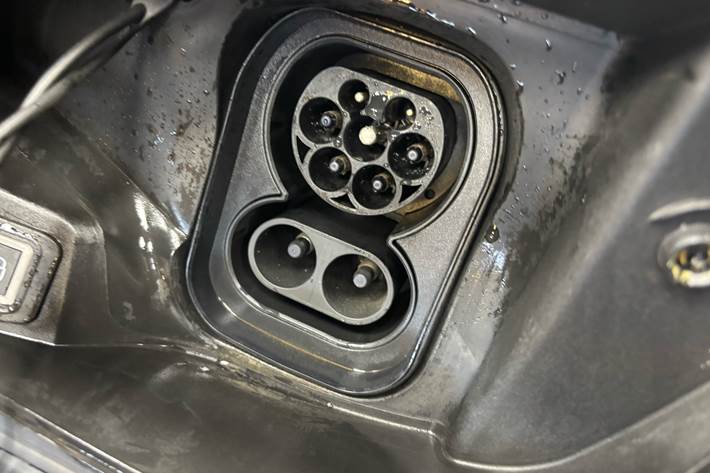 Sort Jeep Avenger fra 2023