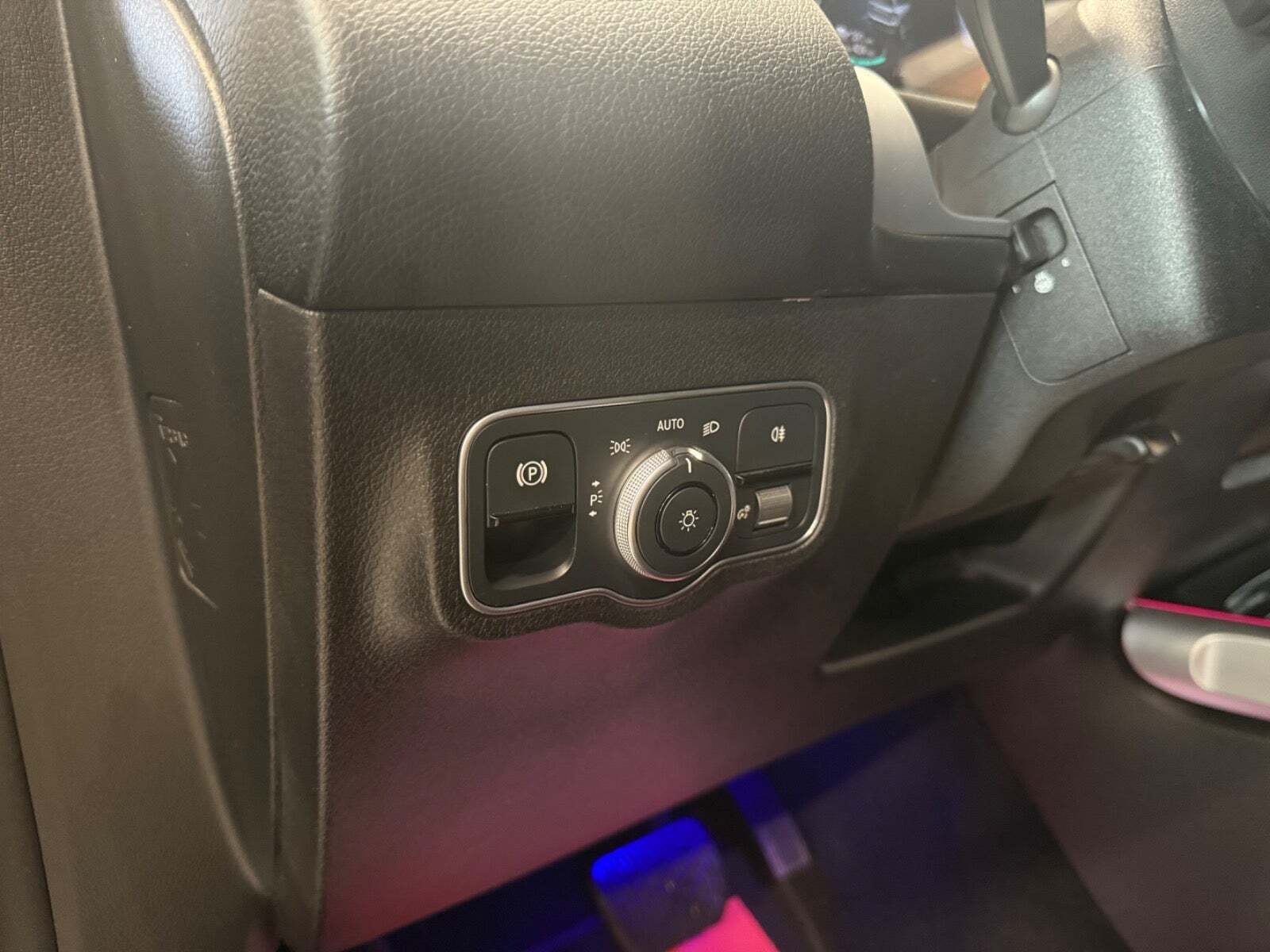 Sort Mercedes EQB300 fra 2022