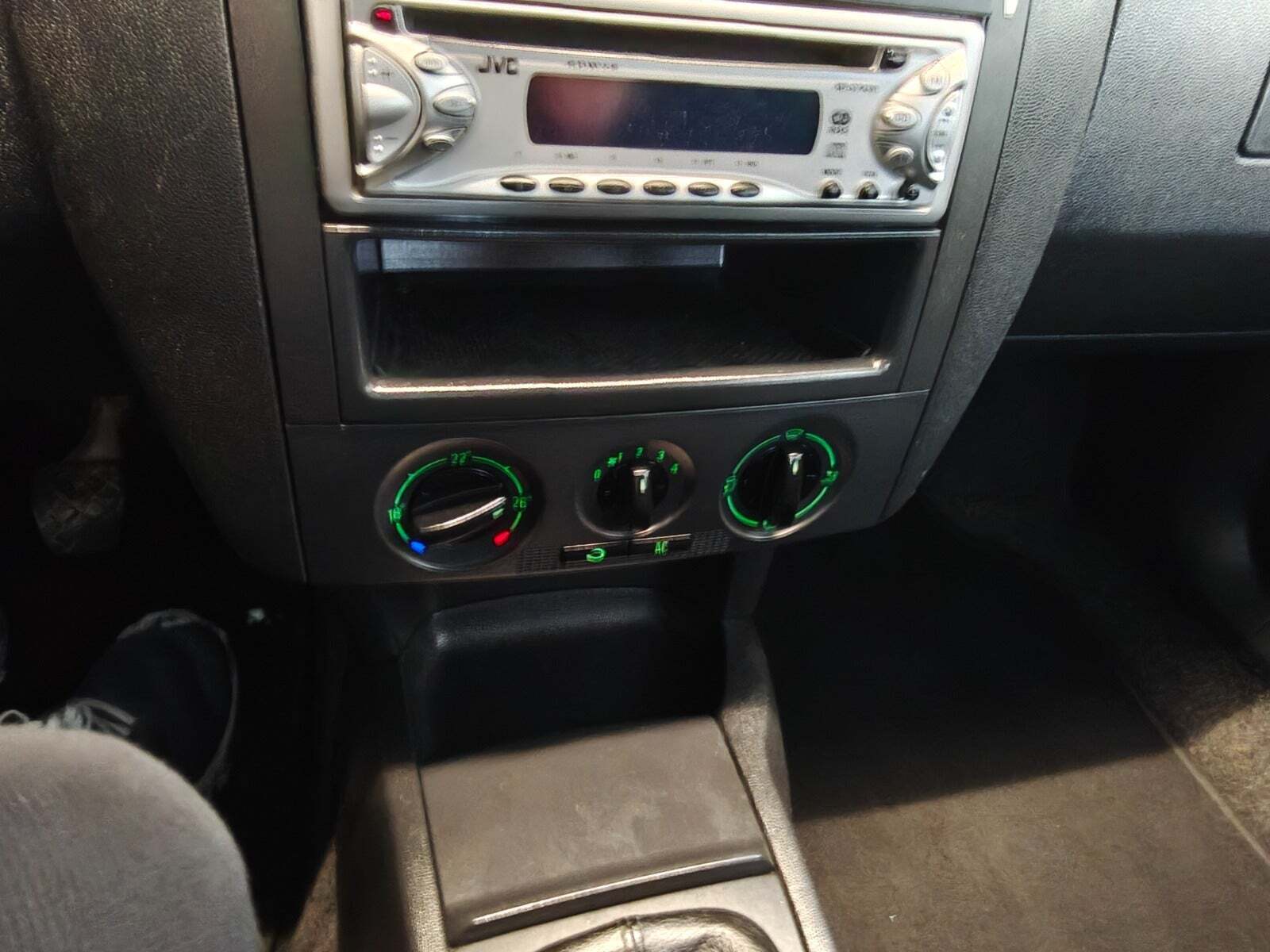 Gul Skoda Fabia fra 2005