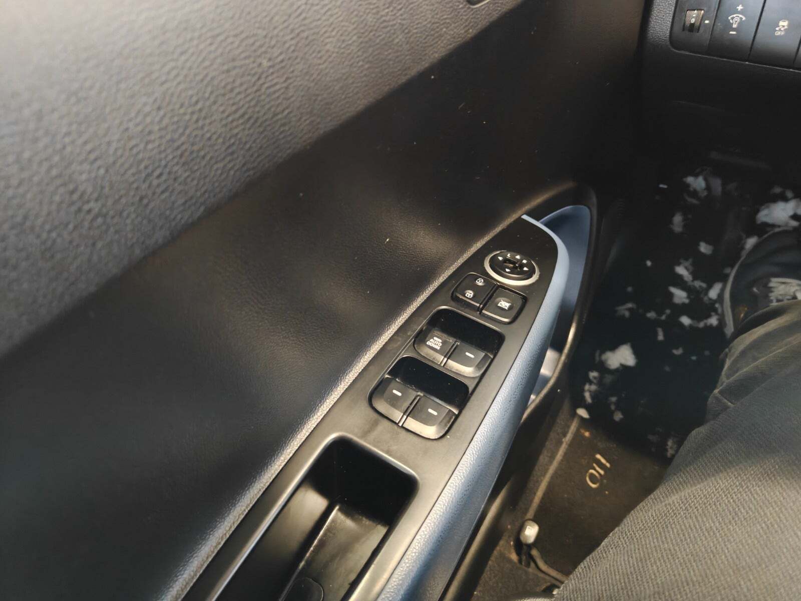 Gul Hyundai i10 fra 2015