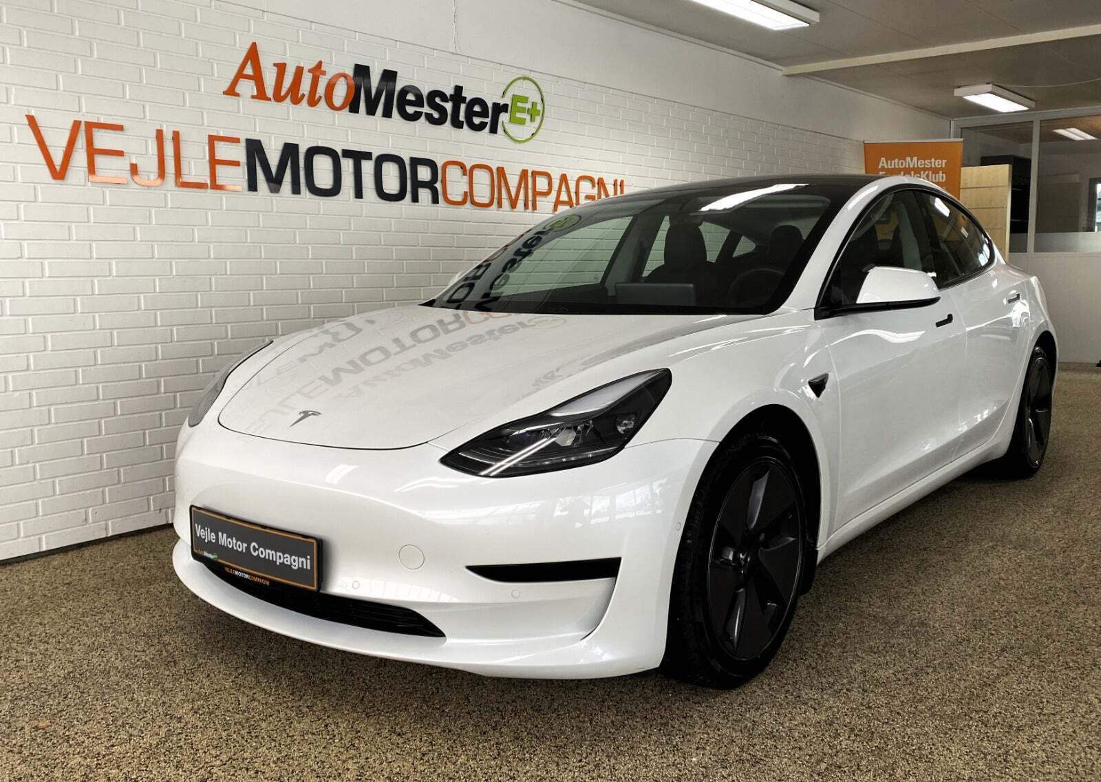 Tesla Model 3 Standard Range+ RWD