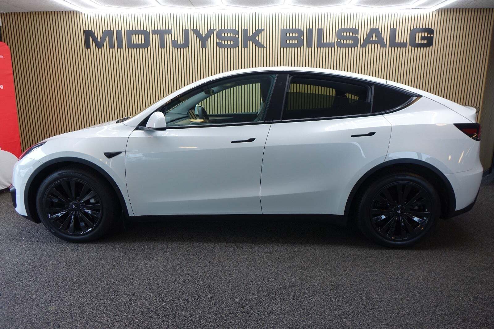 Tesla Model Y Long Range RWD