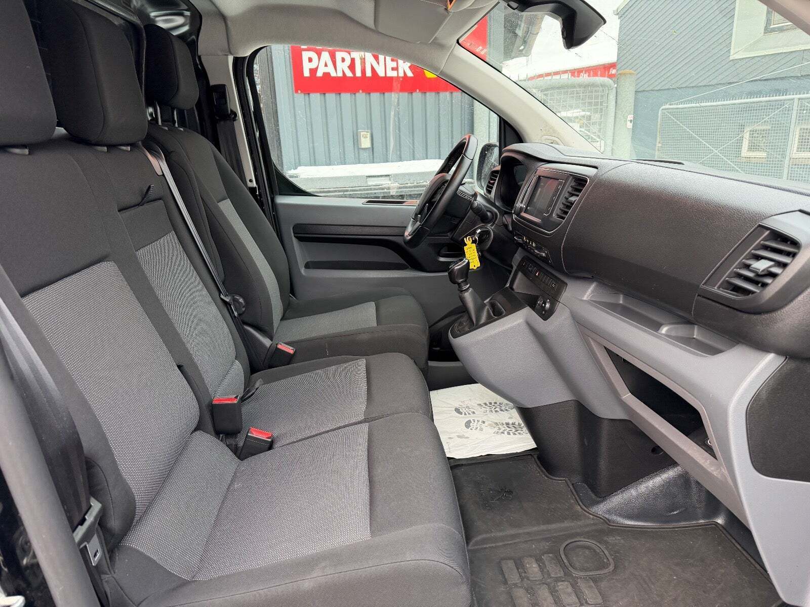 Peugeot Expert 2,0 BlueHDi 144 L2 Premium Van