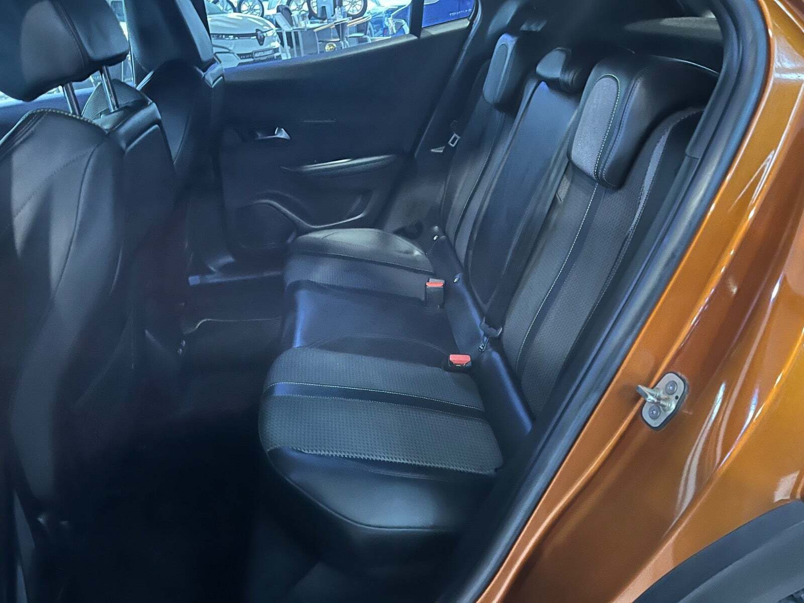 Bronze Peugeot e-2008 fra 2021