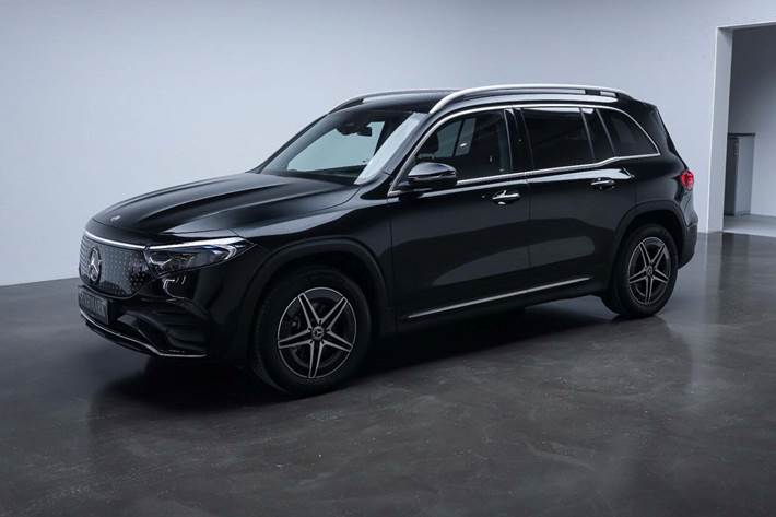 Sort Mercedes EQB250+ fra 2025