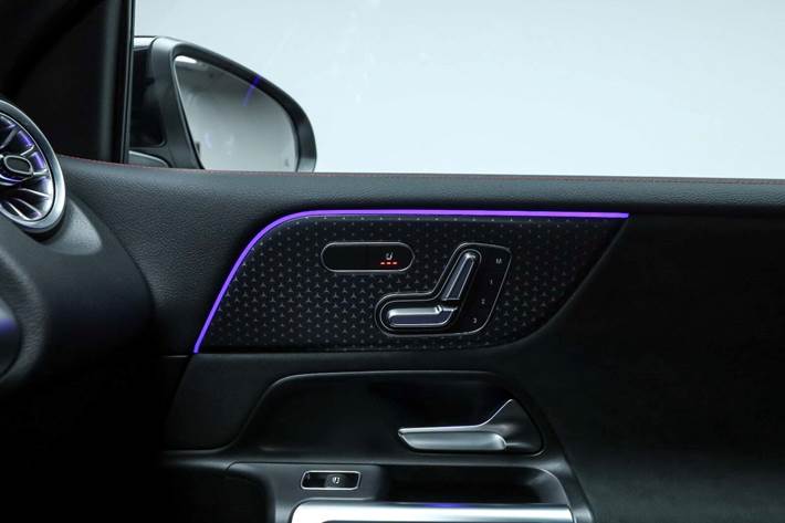 Sort Mercedes EQB250+ fra 2025