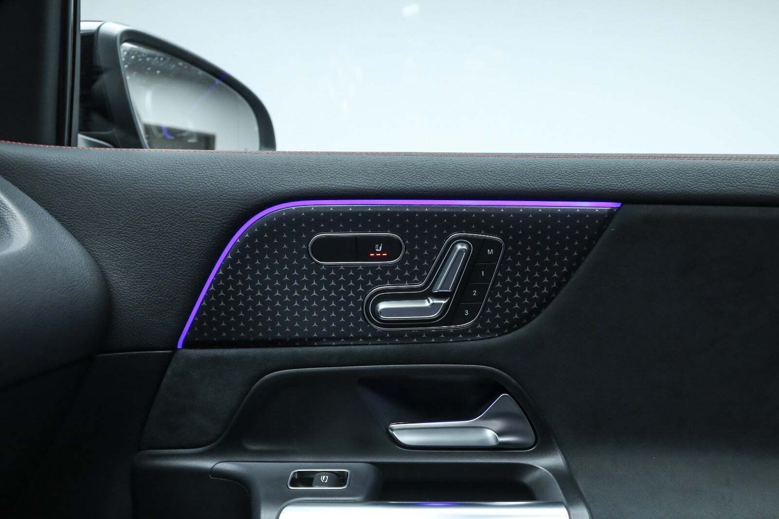 Grå Mercedes EQA250+ fra 2025