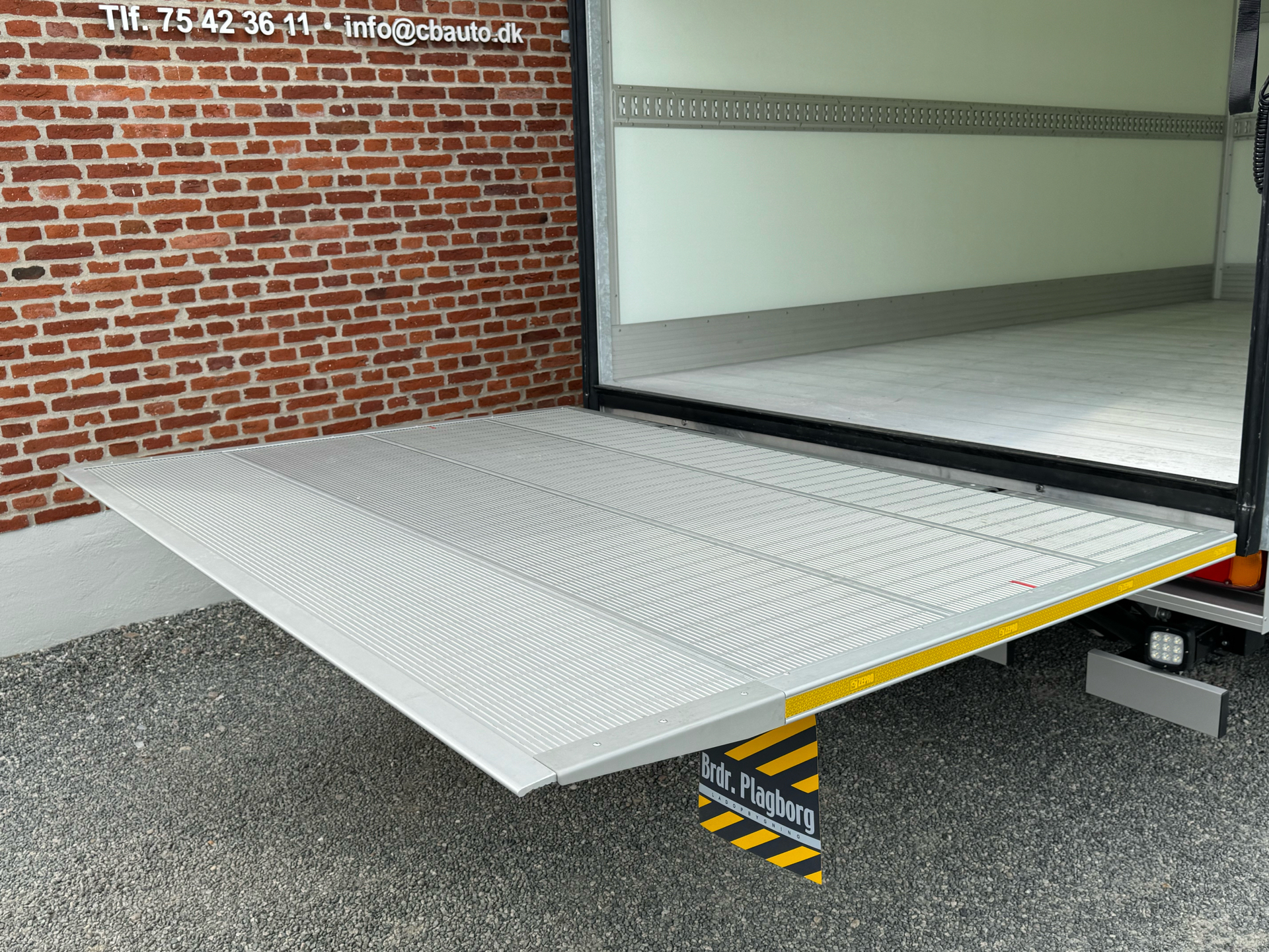 Hvid Opel Movano fra 2025