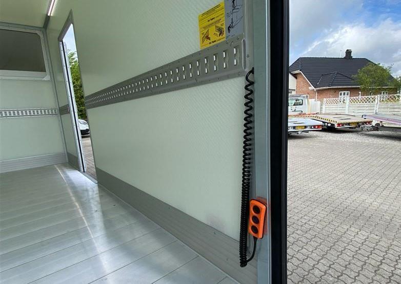 Hvid Peugeot Boxer fra 2022