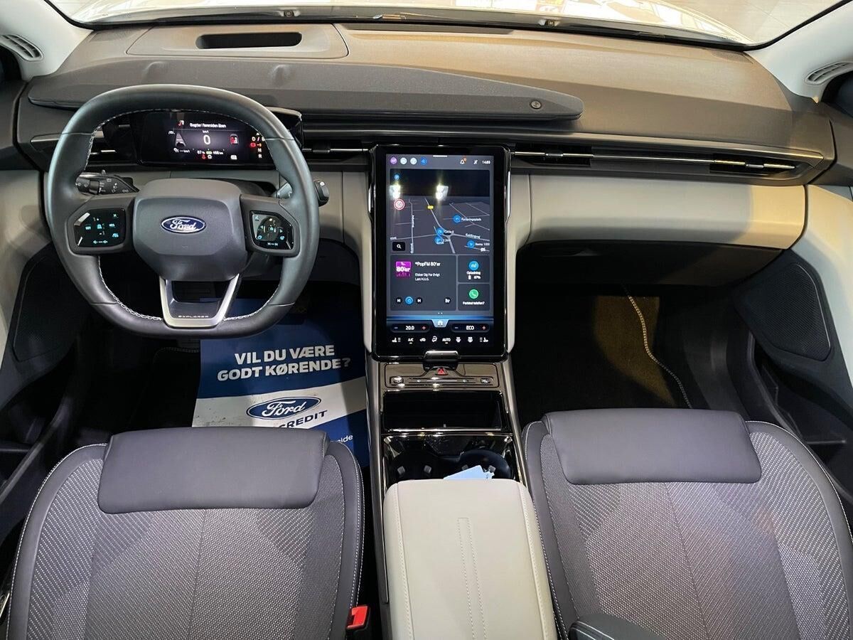 Hvid Ford Explorer fra 2025