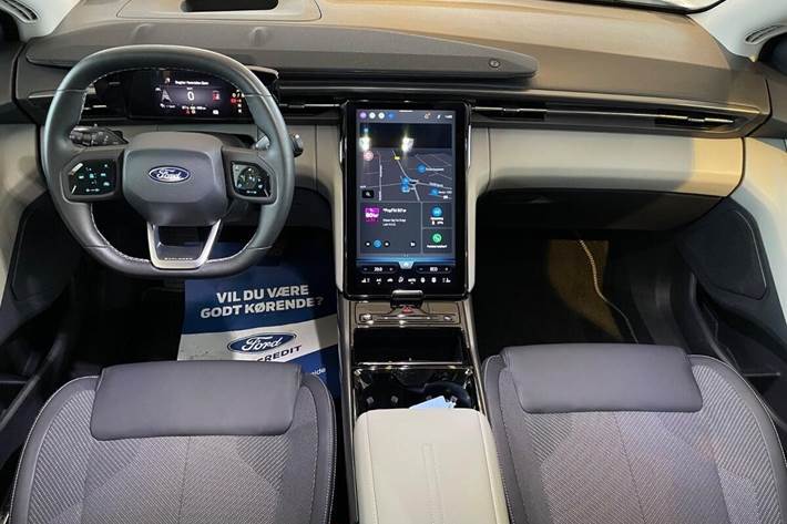 Hvid Ford Explorer fra 2025