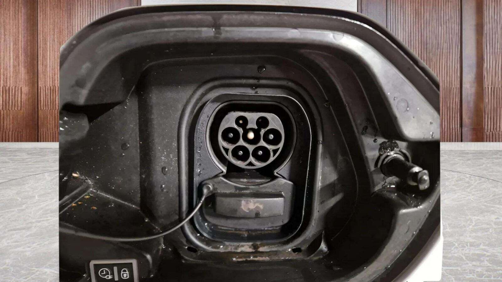 Hvid Peugeot e-208 fra 2022