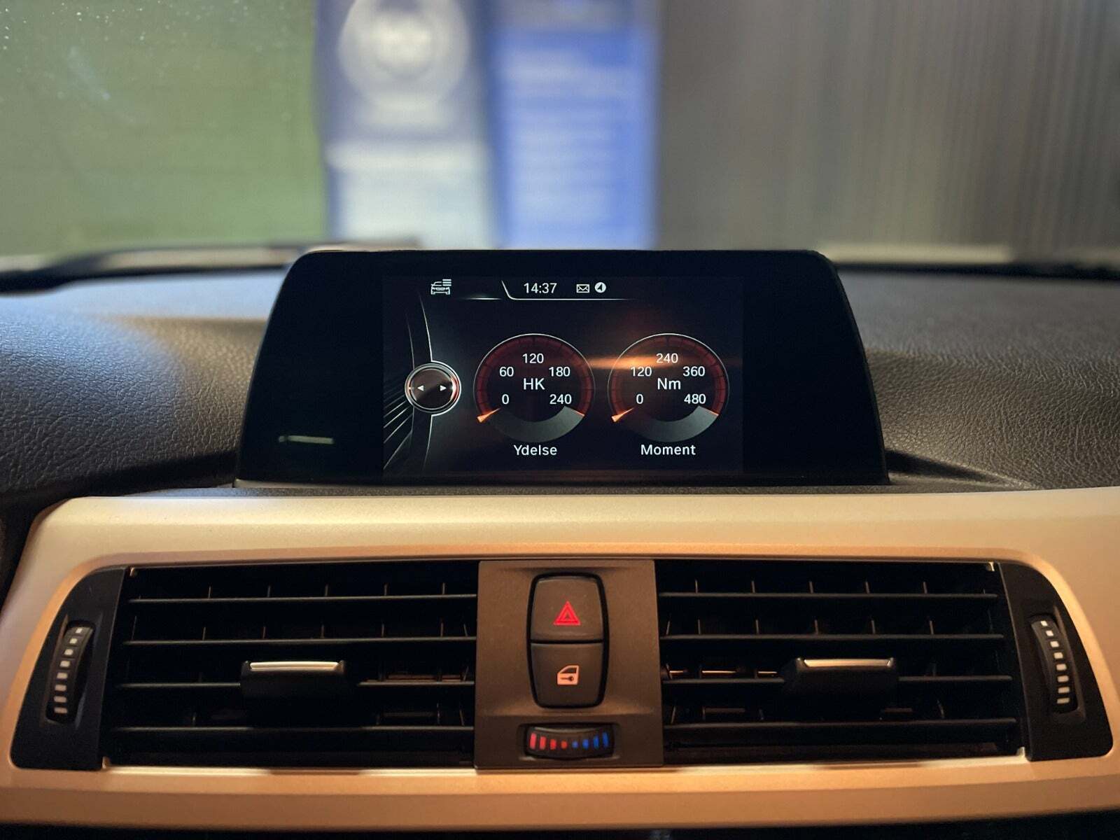 Hvid BMW 320d fra 2017