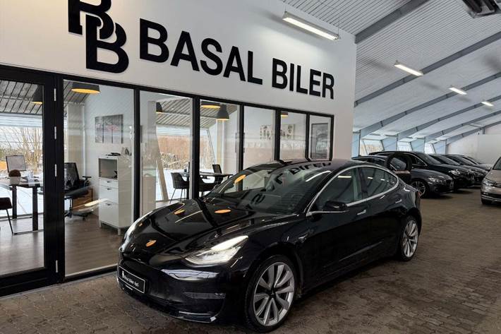 Sort Tesla Model 3 fra 2019