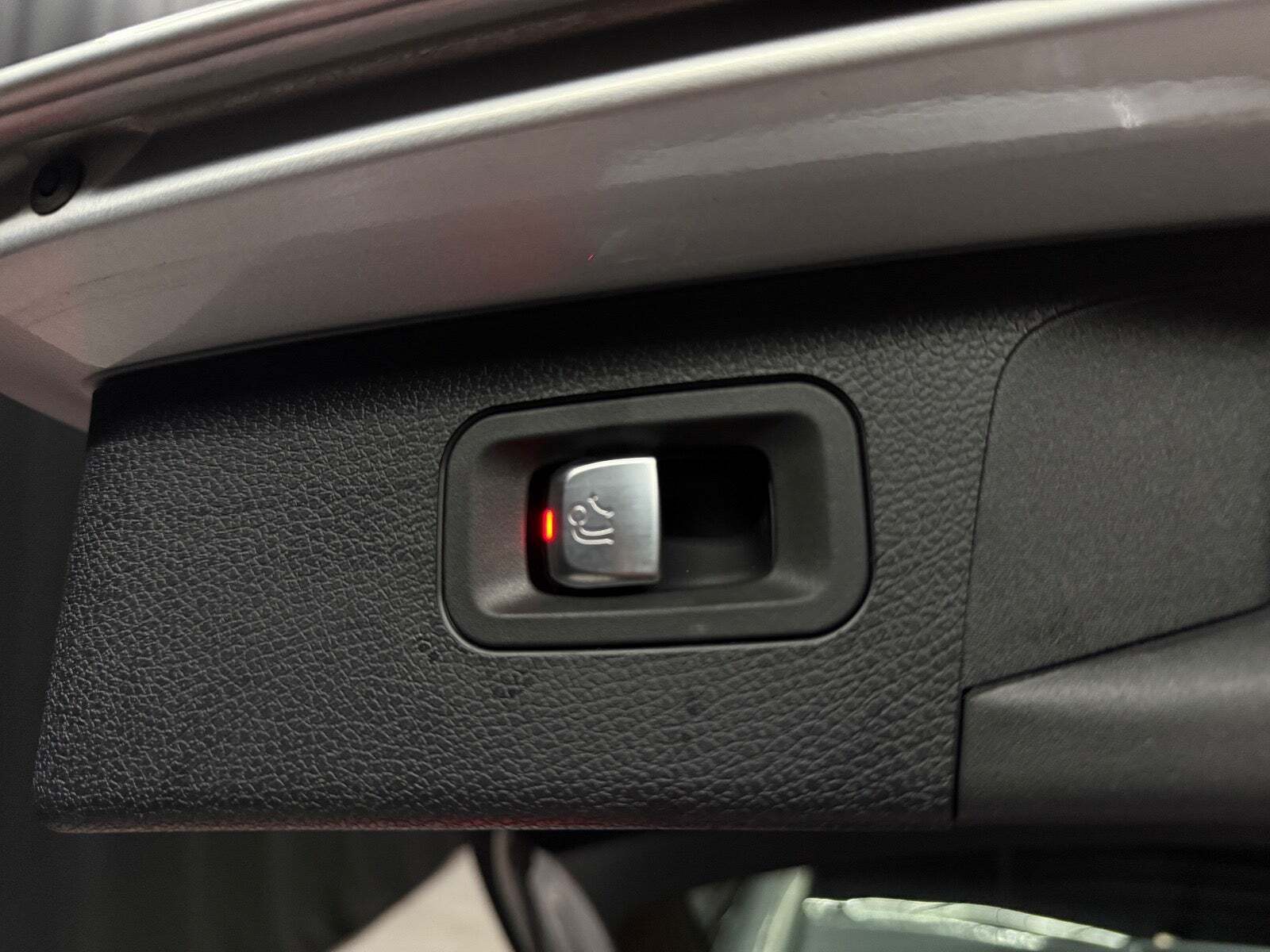 Mercedes E220 d 2,0 AMG Line stc. aut. 4Matic