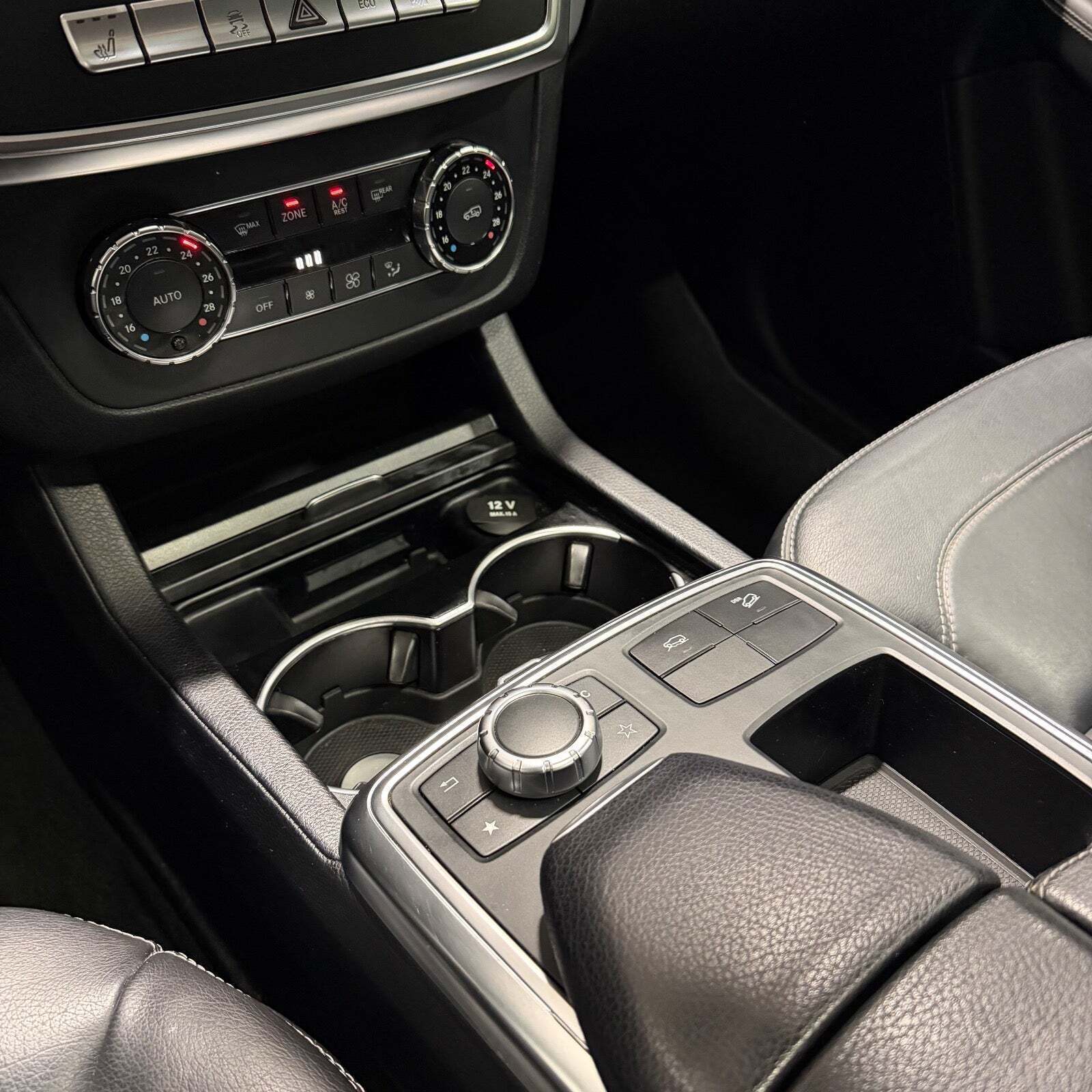 Sort Mercedes ML350 fra 2012