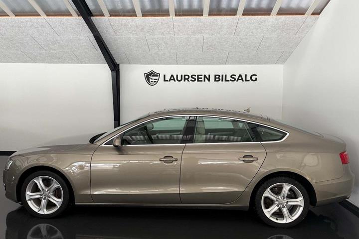 Orange Audi A5 fra 2010