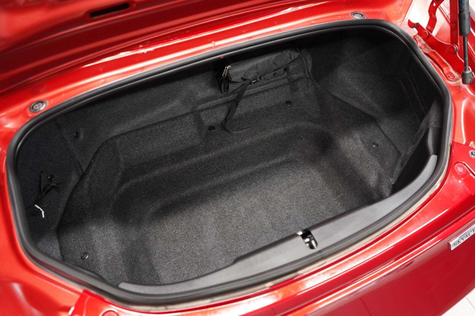 Mazda MX-5 2,0 SkyActiv-G 184 RF Cosmo Sport