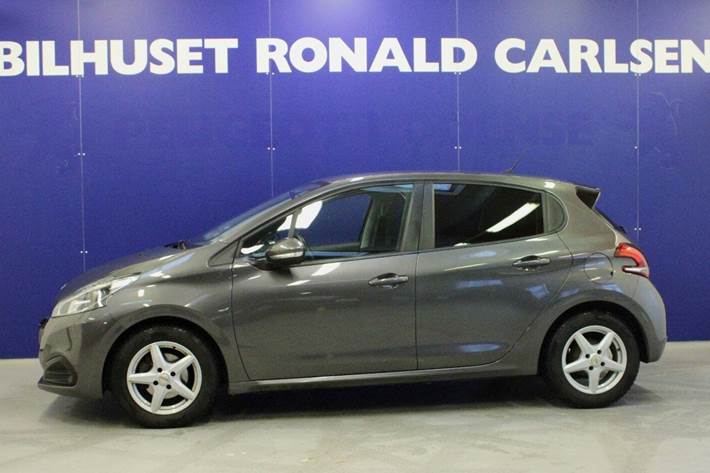 Grå Peugeot 208 fra 2018