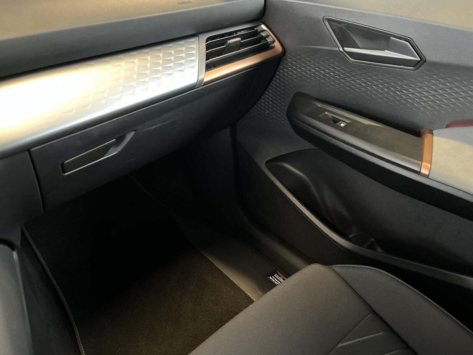 Hvid Cupra Born fra 2024