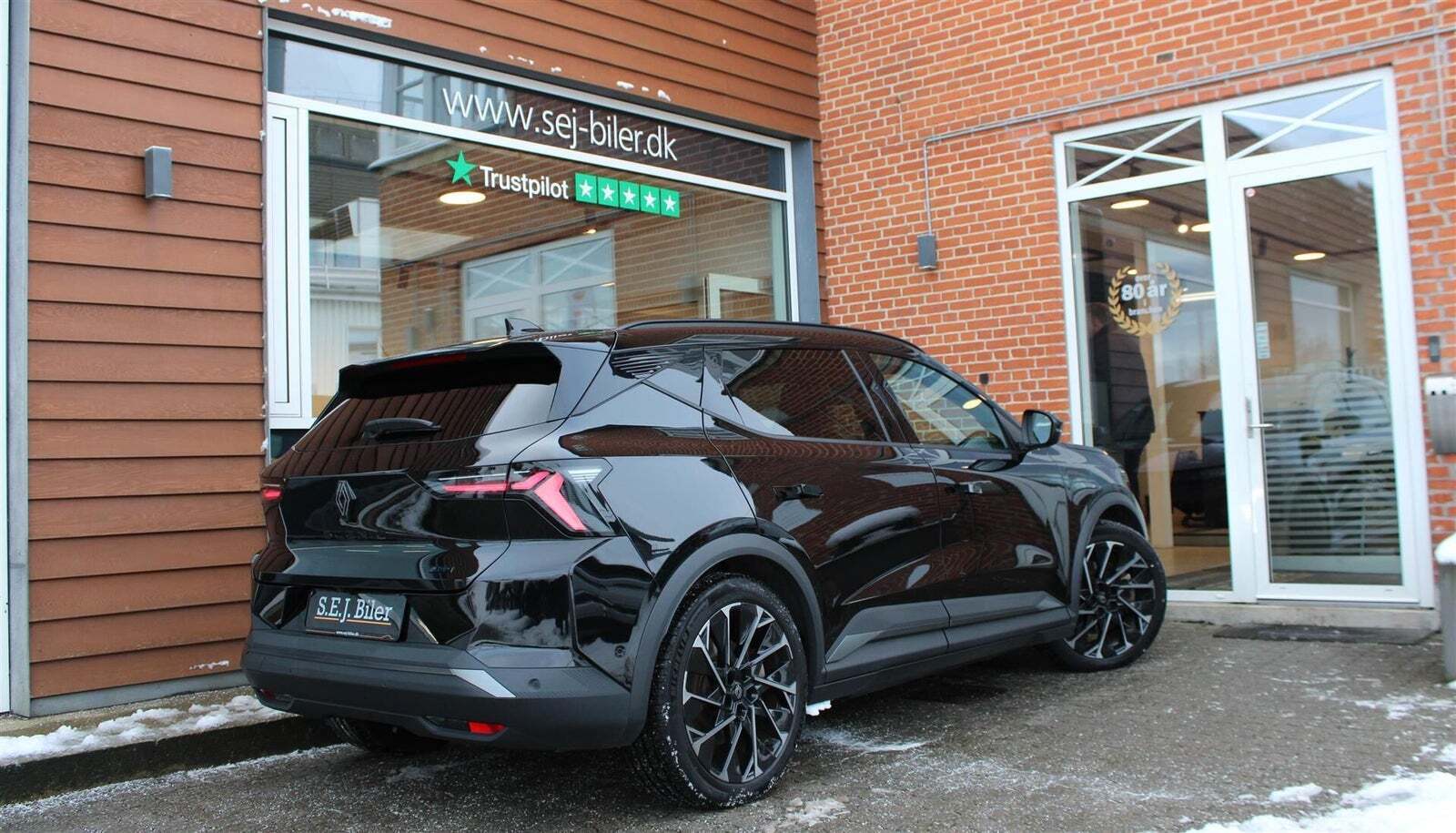 Sort Renault Scenic E-Tech fra 2024