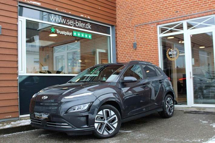 Grå Hyundai Kona fra 2021