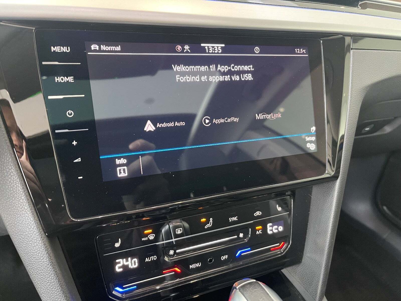 Grå VW Arteon fra 2021