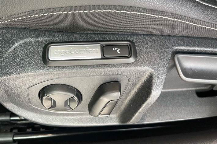 Grå VW Arteon fra 2021