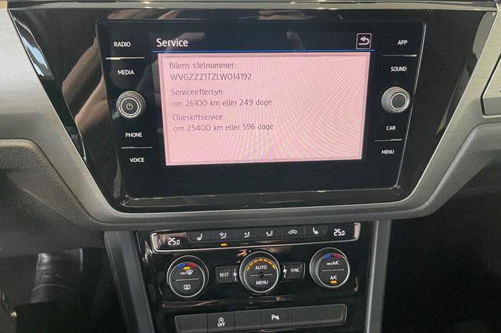 Grå VW Touran fra 2020