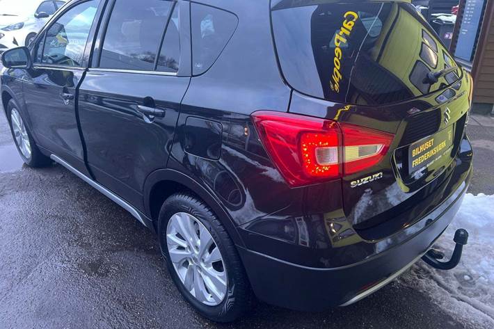 Sort Suzuki S-Cross fra 2016