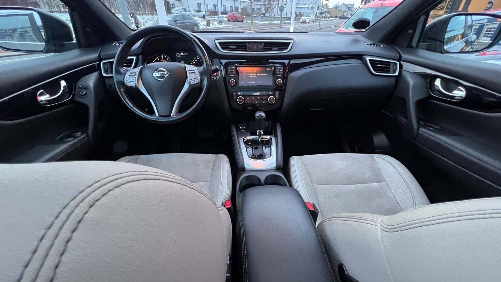 Brun Nissan Qashqai fra 2017