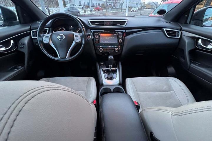 Brun Nissan Qashqai fra 2017