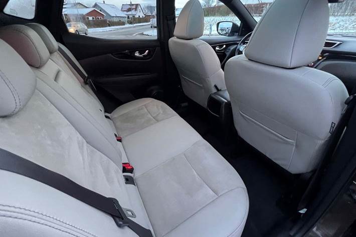 Brun Nissan Qashqai fra 2017