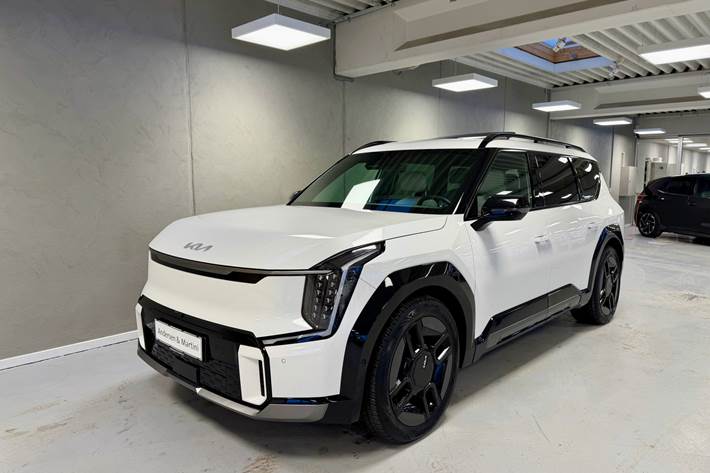 Hvid Kia EV9 fra 2025 set udefra