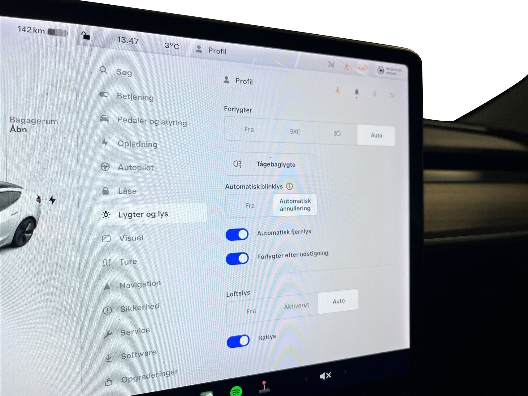 Hvid Tesla Model 3 fra 2020