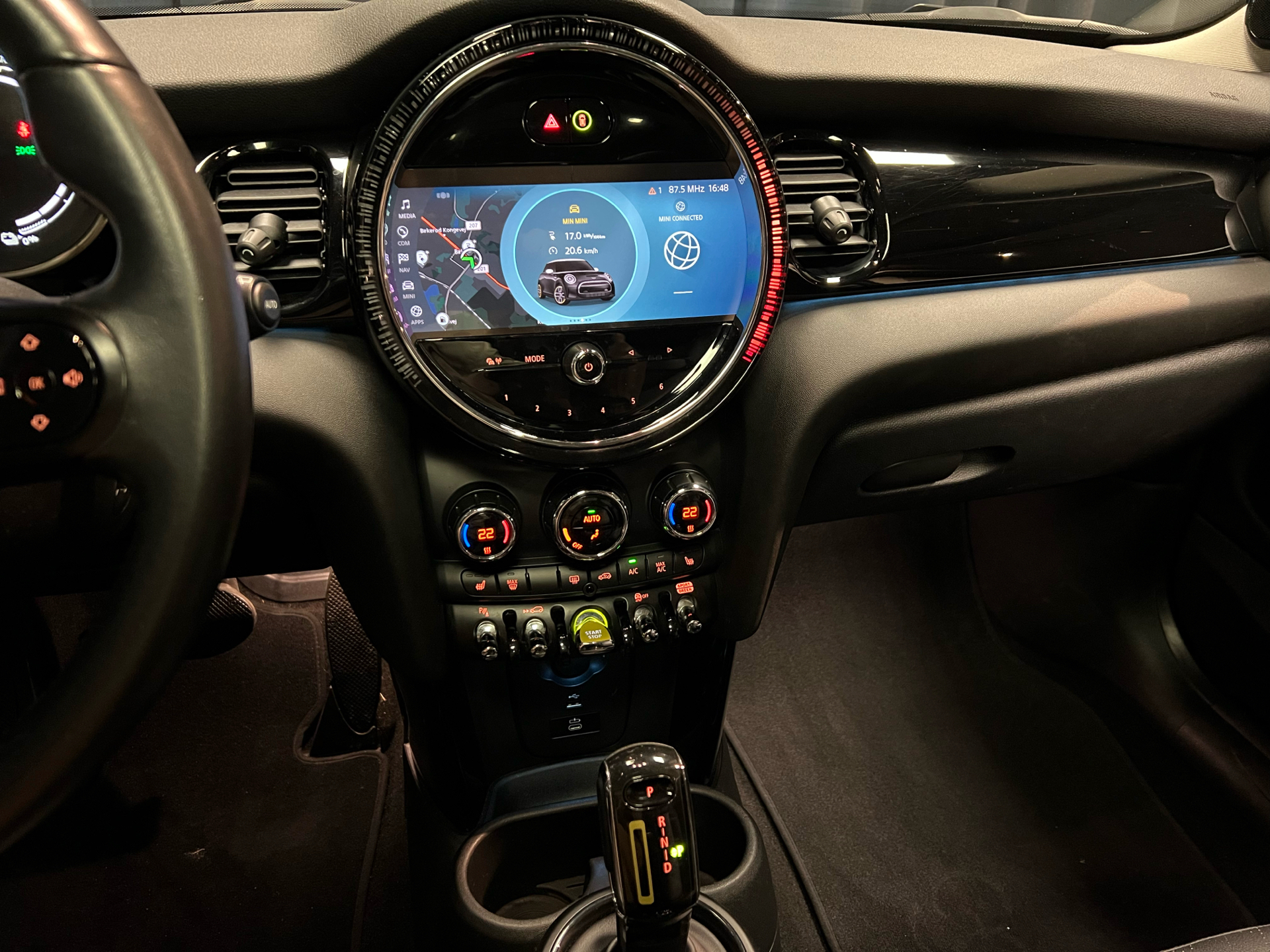 Grå Mini Cooper fra 2022