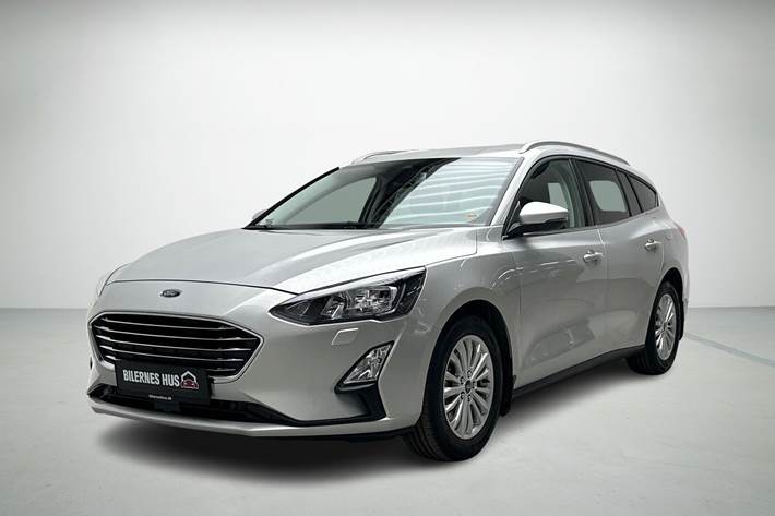 Sølv Ford Focus fra 2022 set udefra