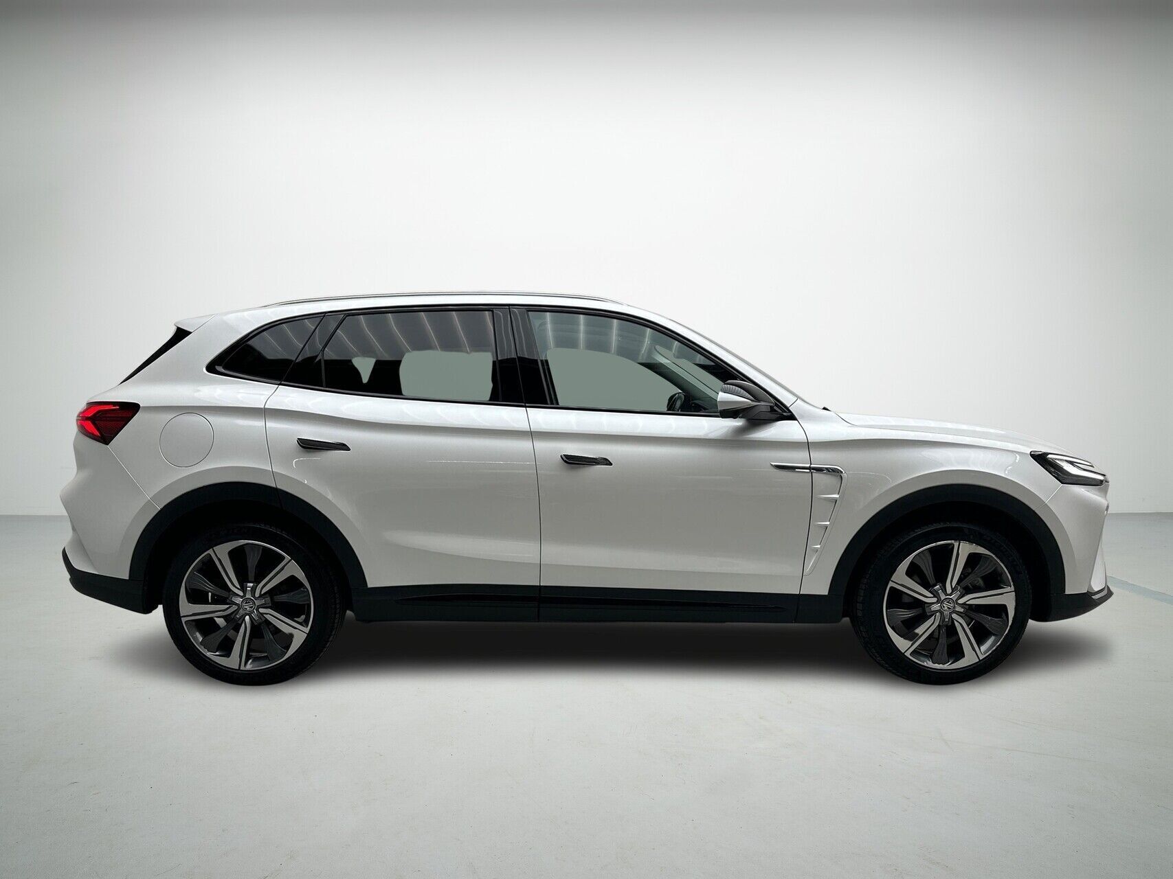 MG Marvel R EL Luxury 180HK 5d Aut.